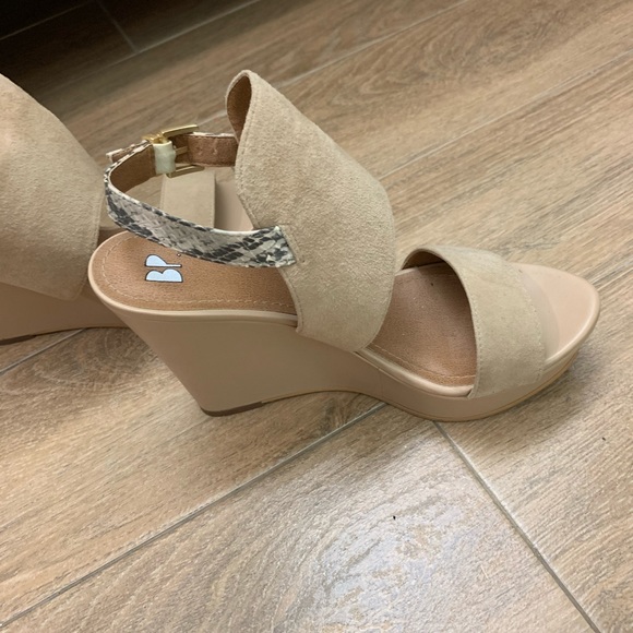 Nordstrom’s BP Lena Wedge Sandal. Size 7 - Picture 2 of 6